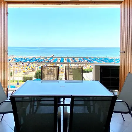 Fronte Mare Stupenda Terrazza Piramide Lido Carraro Immobiliare - Family Lido di Jesolo